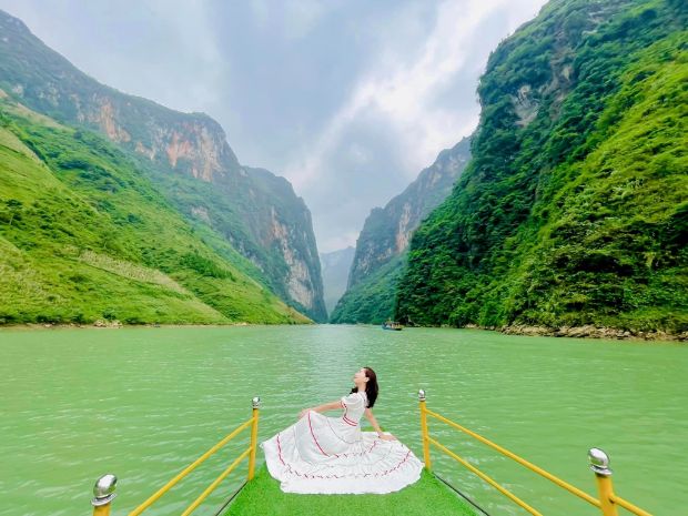Chiêm ngưỡng sông Nho Quế - Tuyệt tác thiên nhiên giữa núi rừng nơi địa đầu Hà Giang